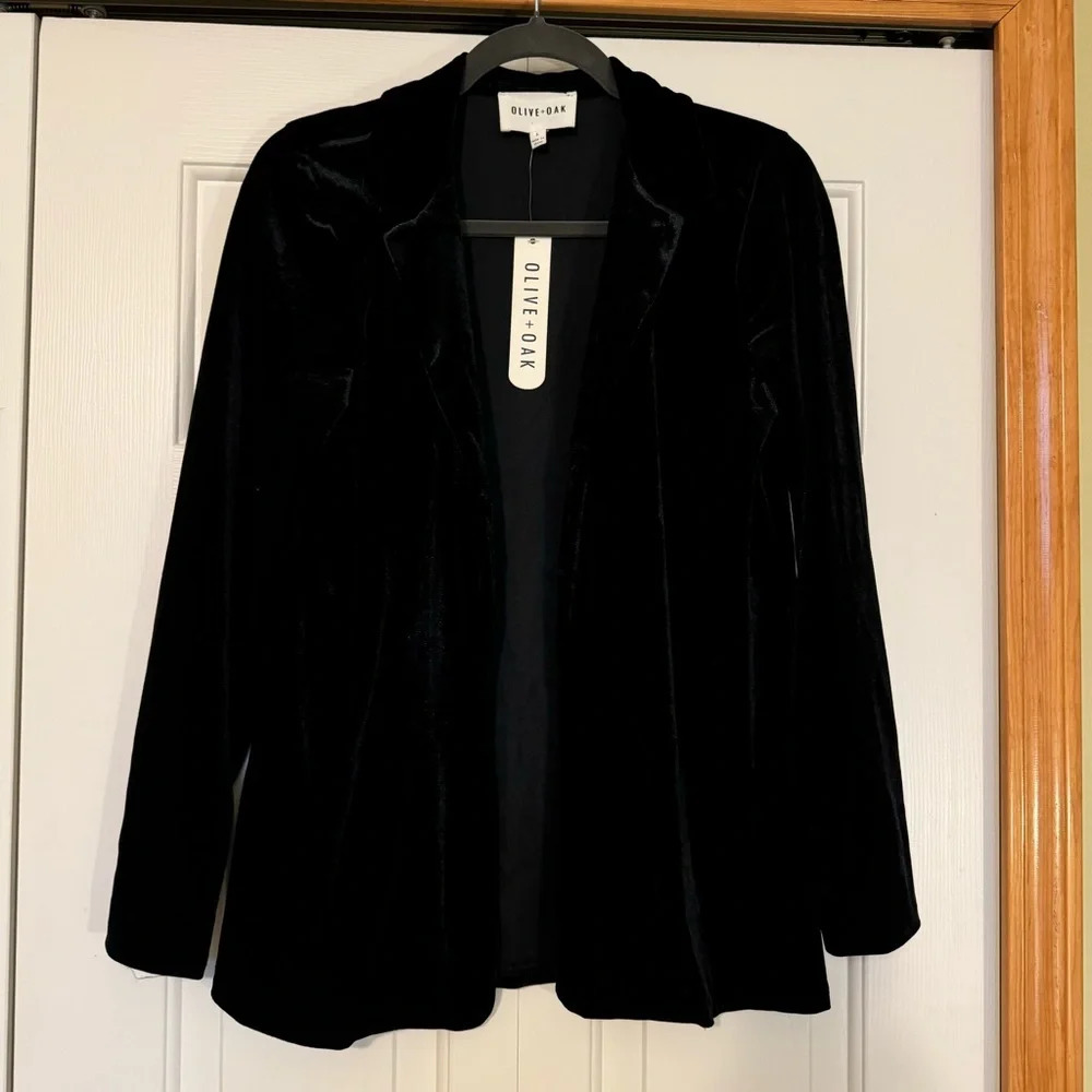 NEW! Olive + Oak Black Velvet Blazer